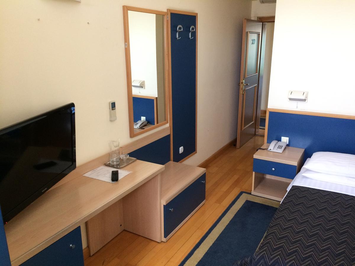 לקטסי Hotel Cubic מראה חיצוני תמונה