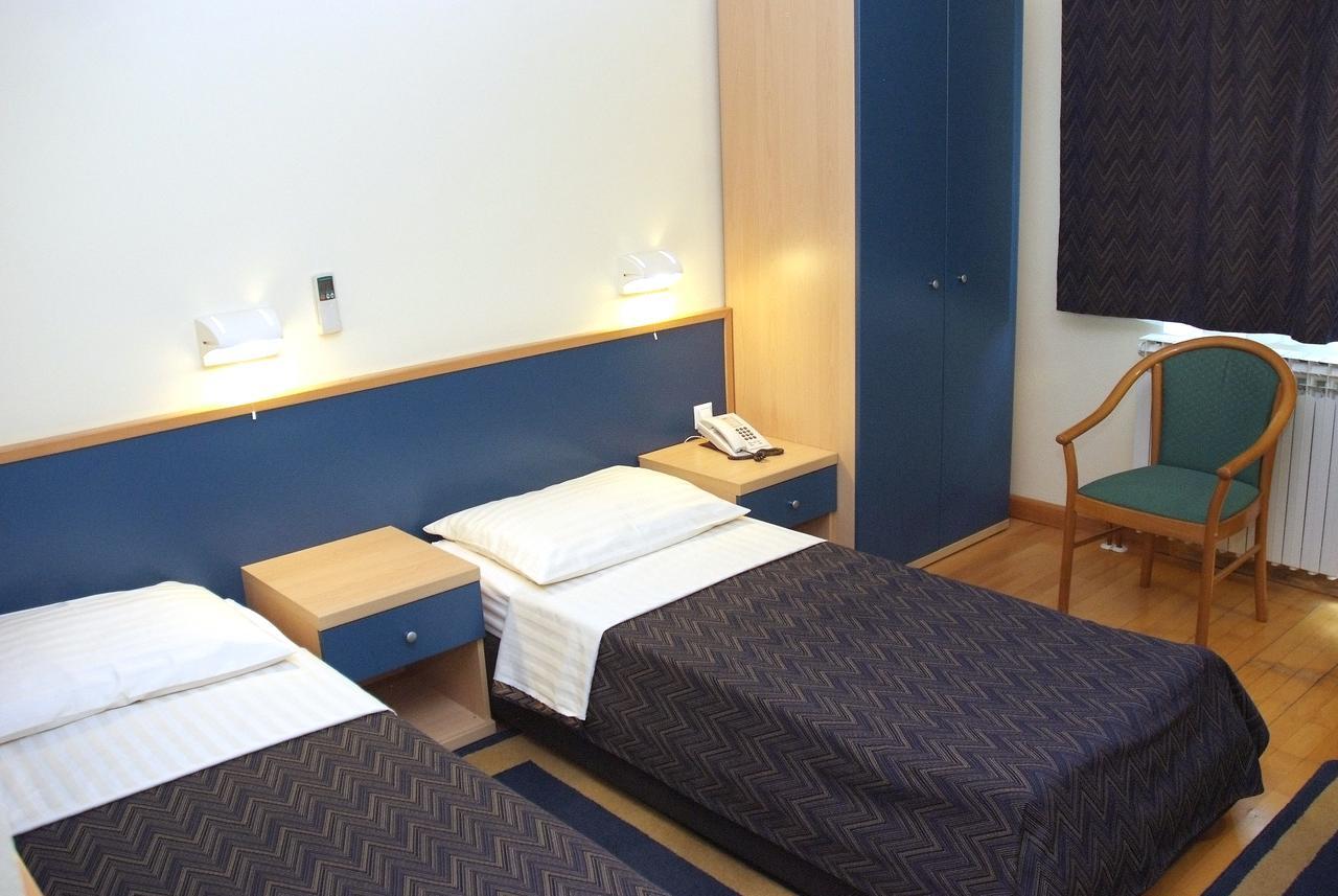 לקטסי Hotel Cubic מראה חיצוני תמונה