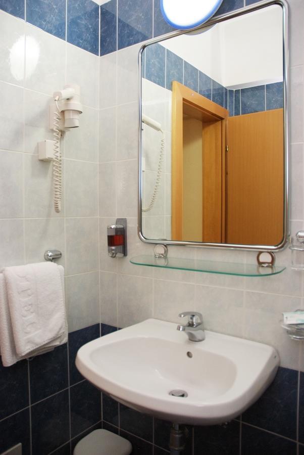 לקטסי Hotel Cubic מראה חיצוני תמונה